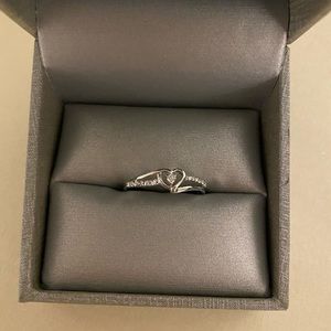 White gold diamond heart ring